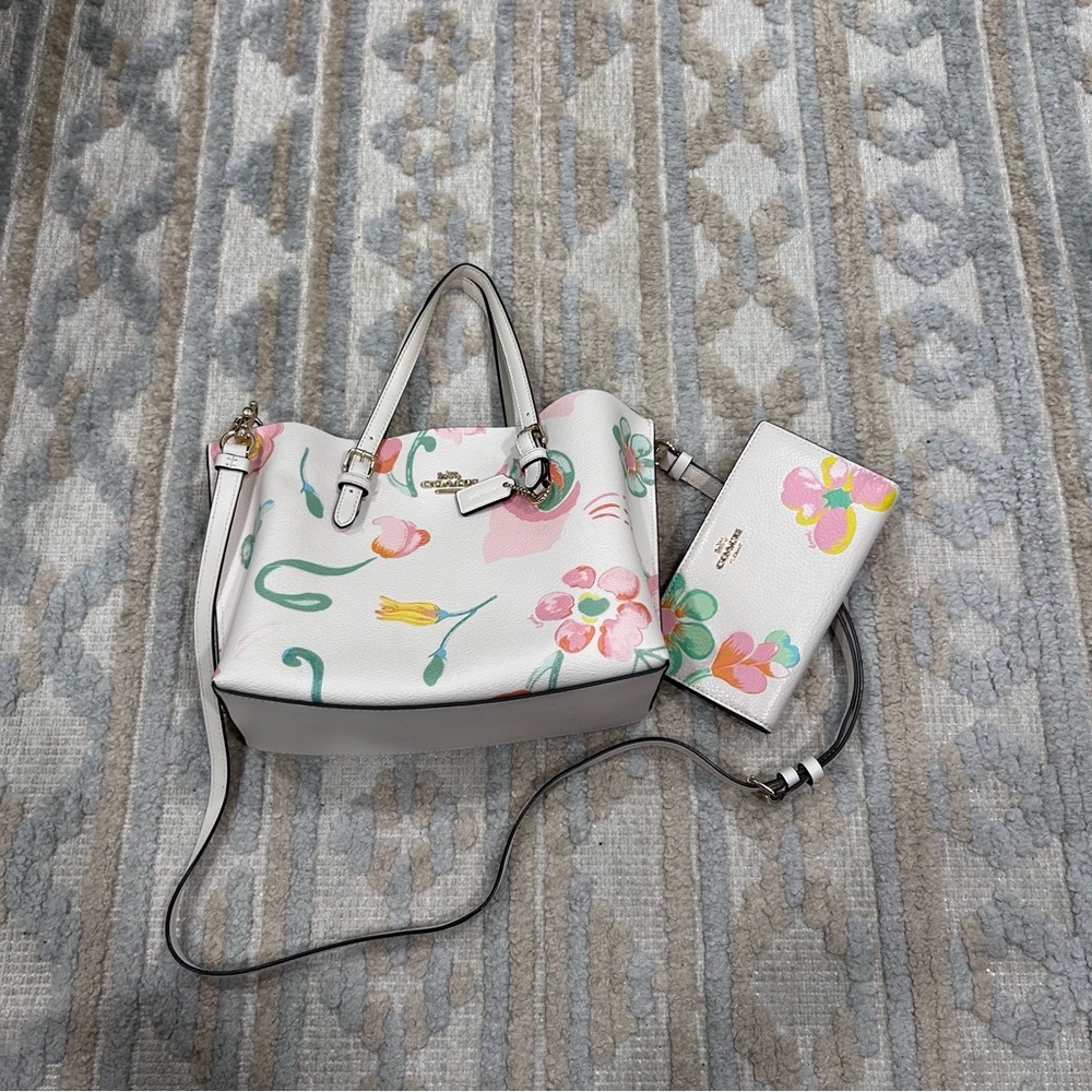 COACH - Purse and matching wallet
